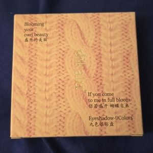 Dikalu Eyeshadow Palette